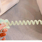 Pinzas para el cabello en espiral para un look infantil encantador