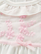 Set de Mameluco y Gorrito con Detalles de Flor