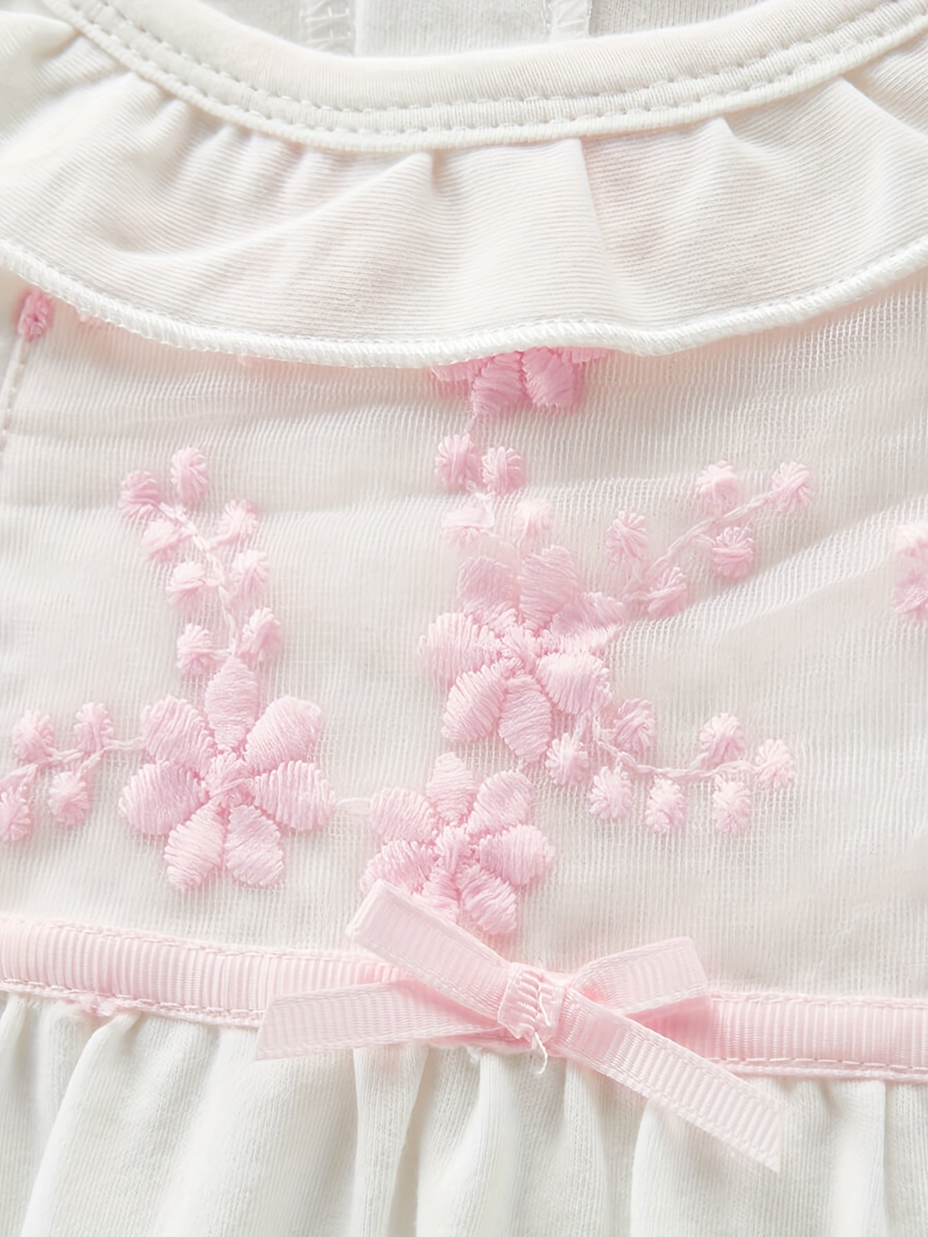 Set de Mameluco y Gorrito con Detalles de Flor