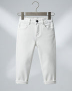Pantalón Vaquero Blanco Esencial  Estilo Cómodo y Atemporal
