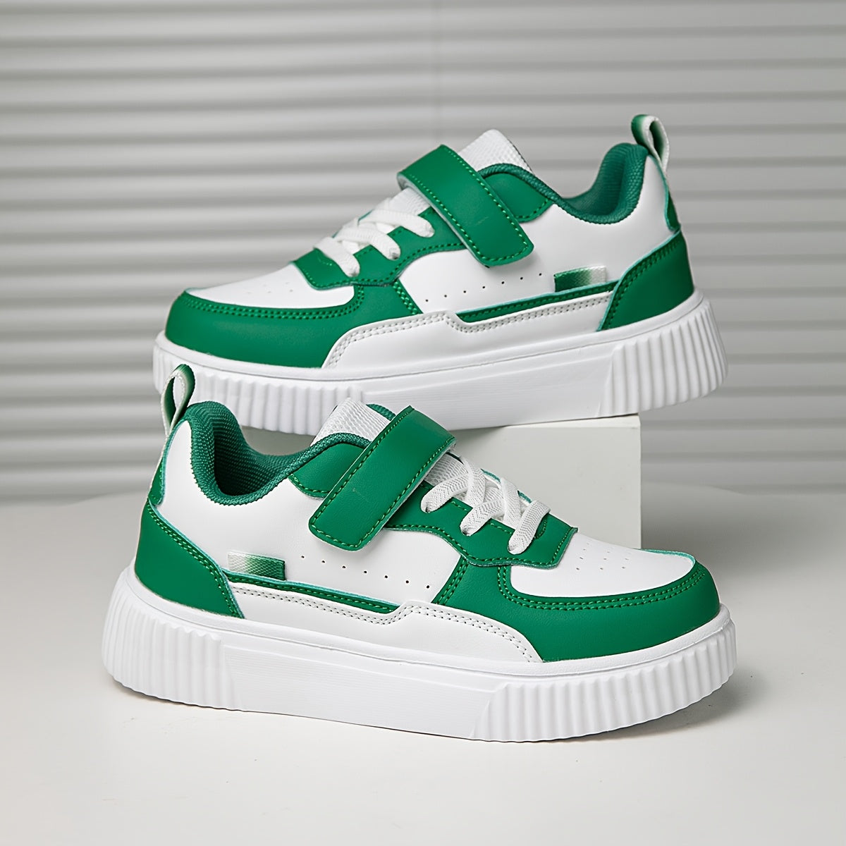 Zapatillas Deportivas Verde y Blanco
