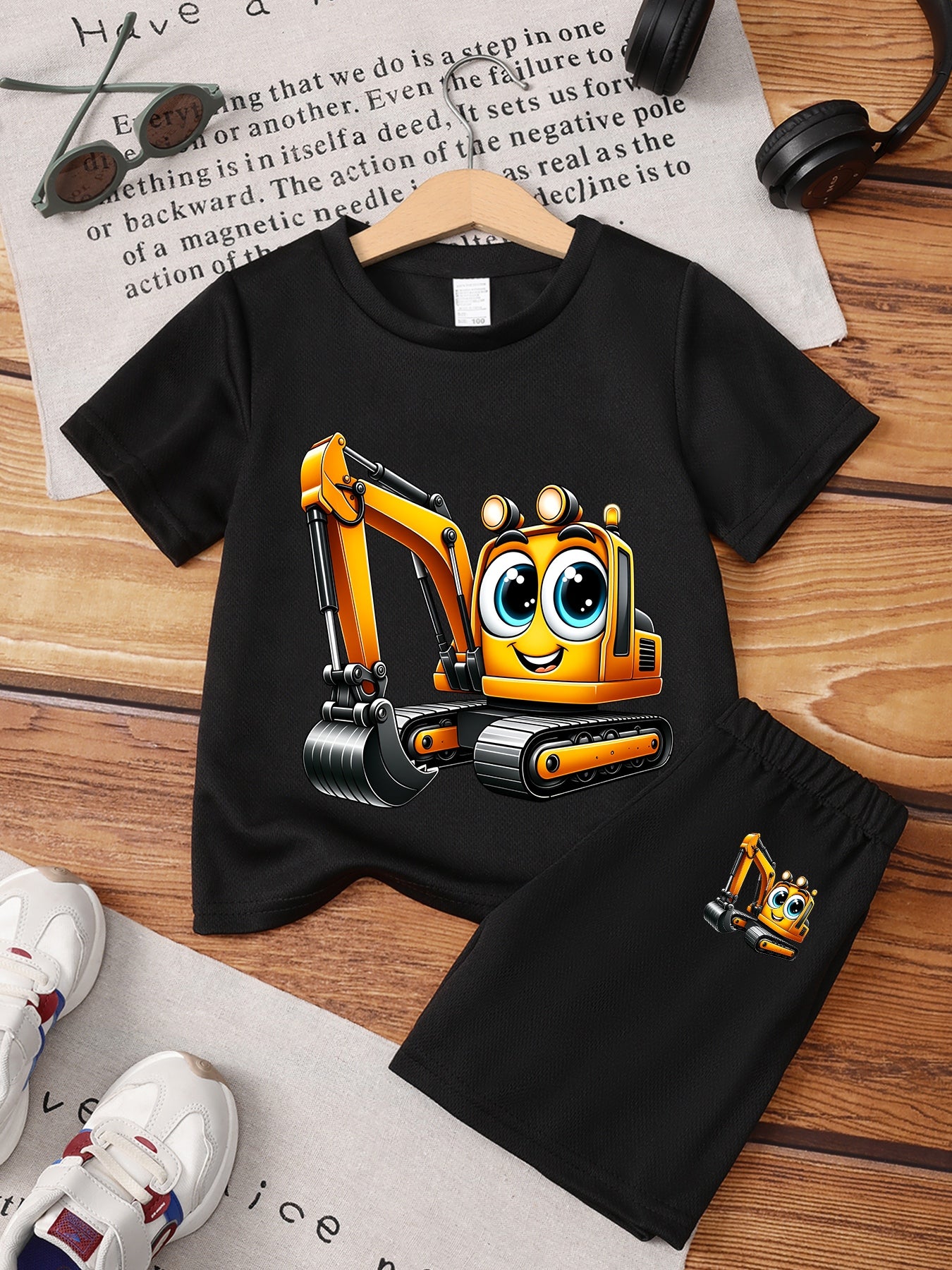 Conjunto de Camiseta y Pantalón Corto con Estampado de Excavadora para Niño