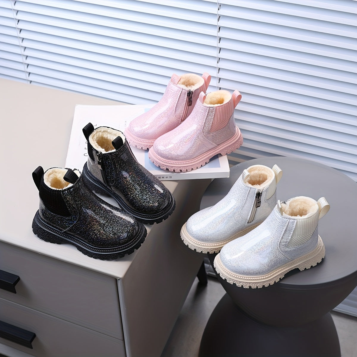 Botas de invierno brillantes con forro de pelo para niñas