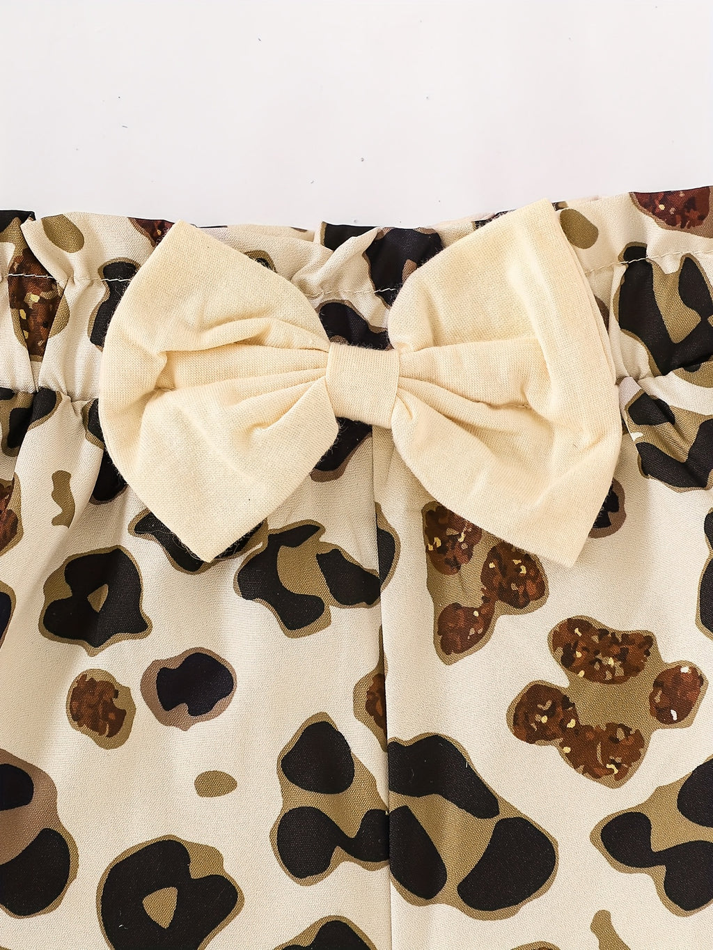 Conjunto de Verano con Estampado de Leopardo y Volantes