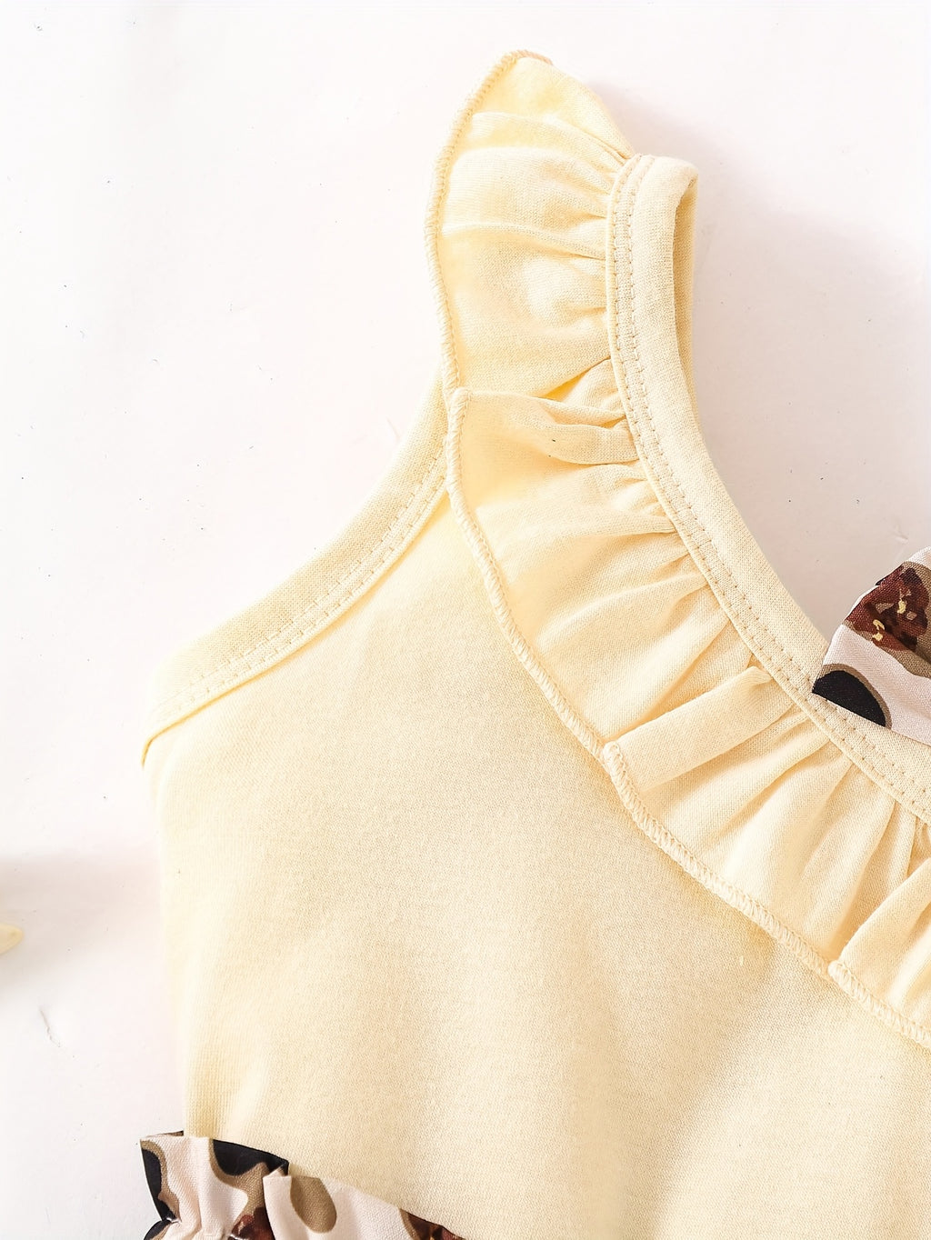 Conjunto de Verano con Estampado de Leopardo y Volantes