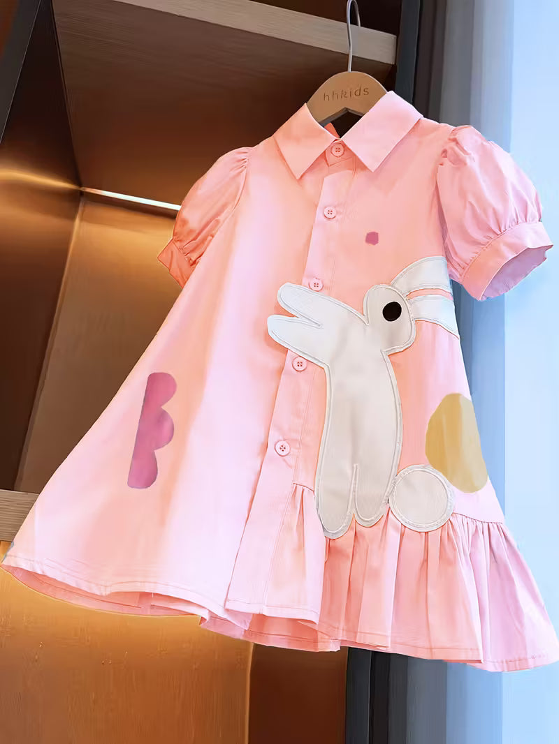 Vestido infantil con estilo escolar y bordado de conejitos