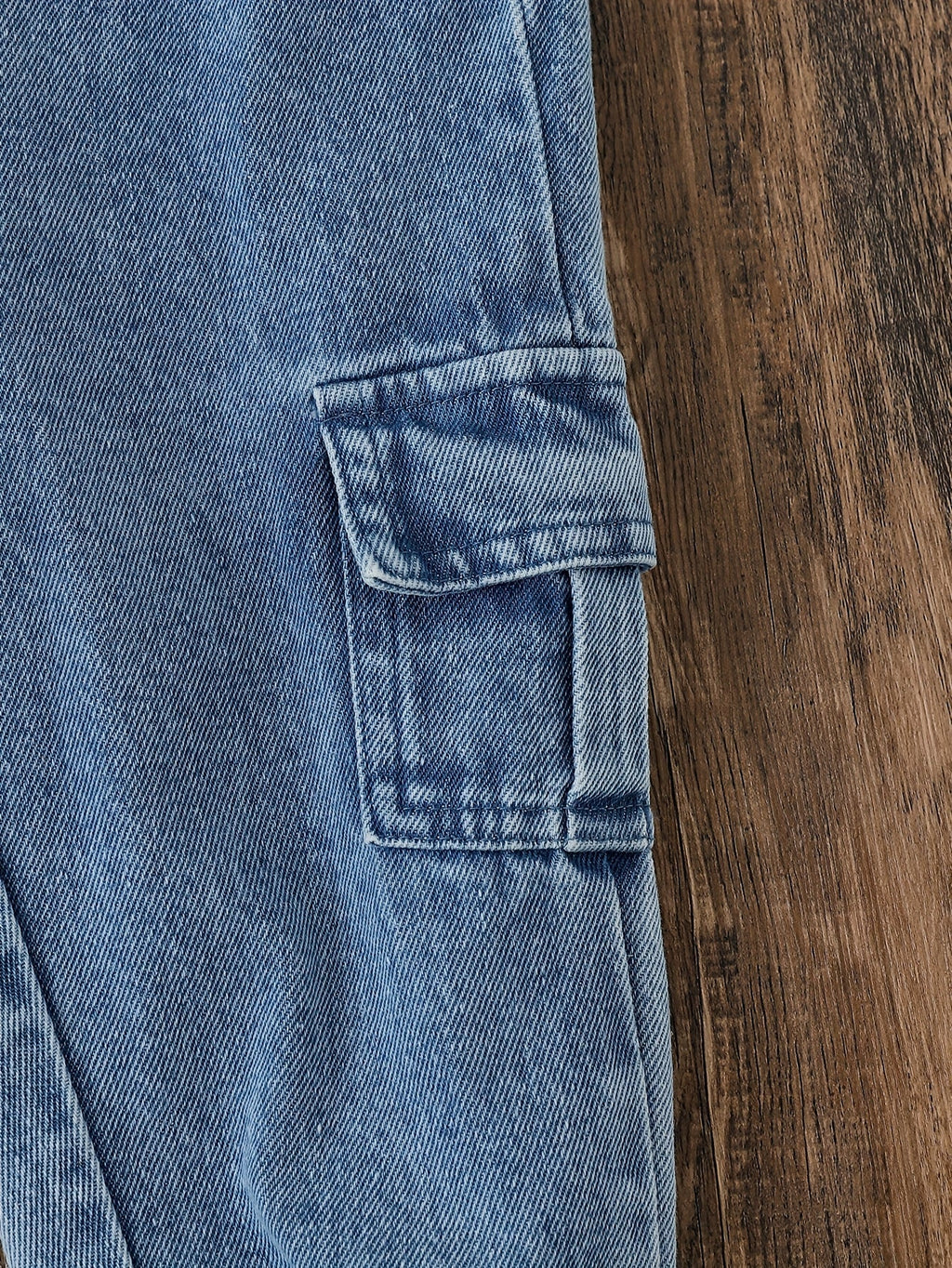 Conjunto de invierno elegante con mangas largas y vaqueros