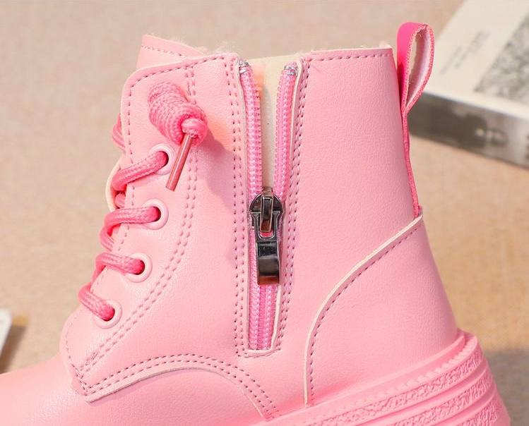 Botas de invierno para niña con diseño de corazones