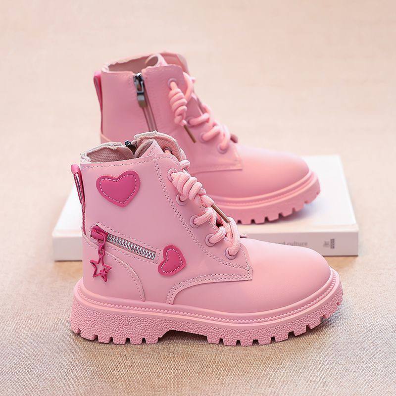 Botas de invierno para niña con diseño de corazones