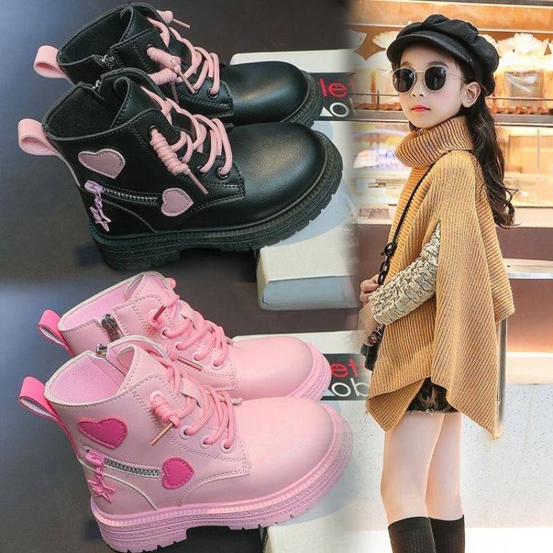 Botas de invierno para niña con diseño de corazones