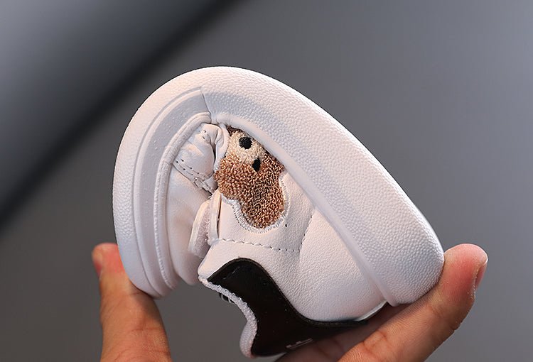 Zapatilla deportiva con cabeza de oso bordada, diseño primaveral y veraniego