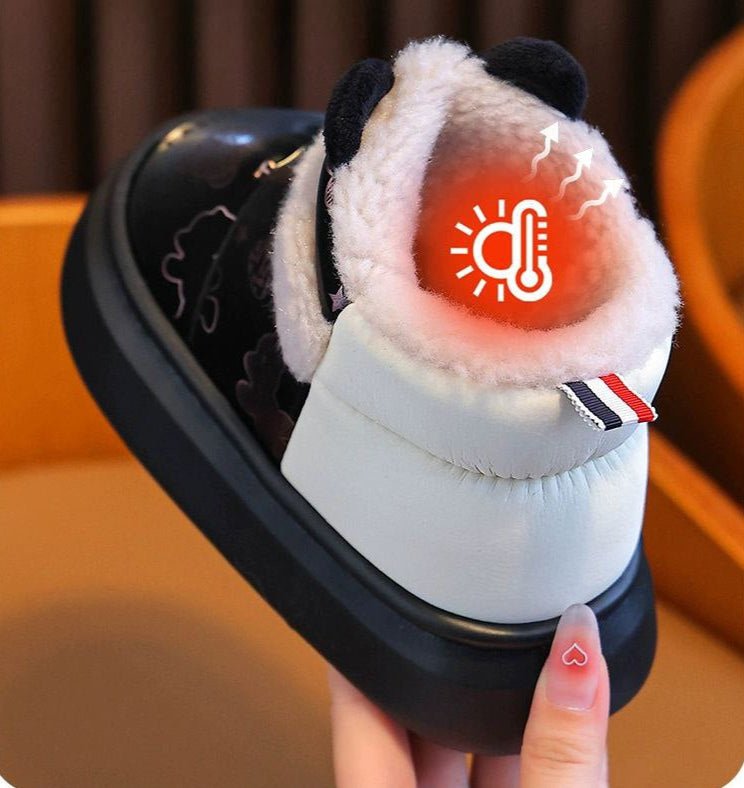 Zapato de invierno cálido con diseño de dibujos animados para niños en España