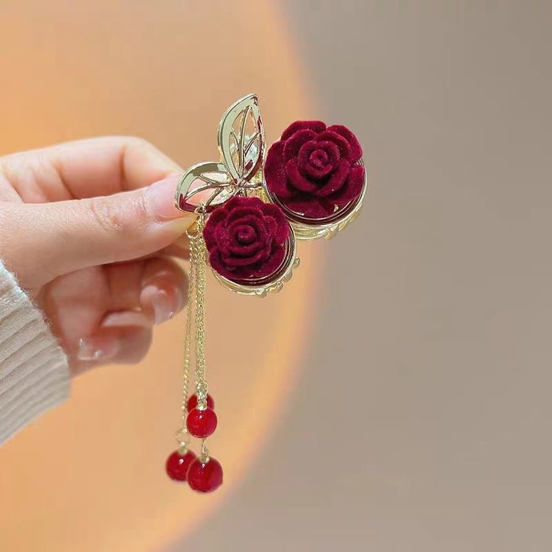 Pinzas de pelo elegantes para niñas: flores 3D con cadenas de perlas colgantes