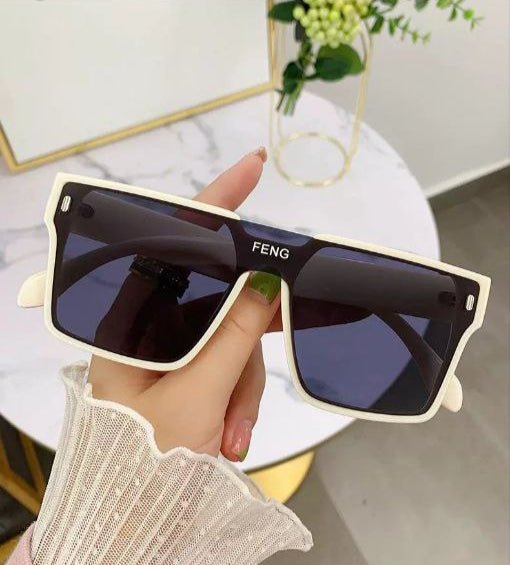 Gafas de sol para niños pequeños: montura cuadrada ancha con lentes oscuras protectoras