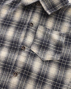 Conjunto niño 3 piezas casual camisa de cuadros y pantalón vaquero ropa infantil vista frontal