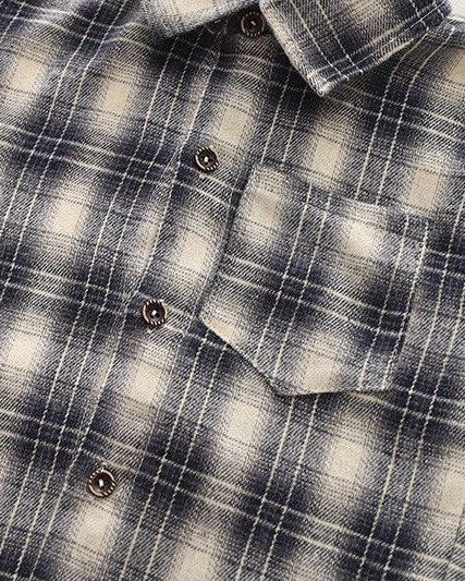 Conjunto niño 3 piezas casual camisa de cuadros y pantalón vaquero ropa infantil vista frontal