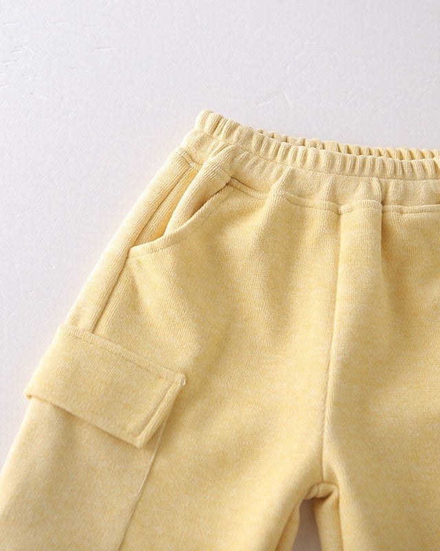 Conjunto Infantil 3 Piezas para Niño con Chaleco de Punto y Pantalón Cargo Casual