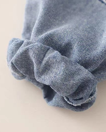 Conjunto Infantil de 3 Piezas para Niño  Camisa Denim, Chaleco de Punto y Pantalón Vaquero