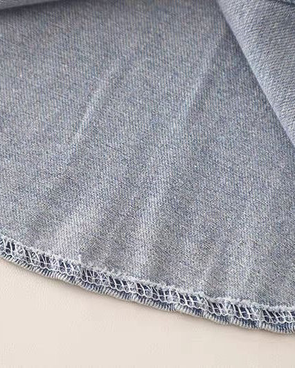 Conjunto Infantil de 3 Piezas para Niño  Camisa Denim, Chaleco de Punto y Pantalón Vaquero