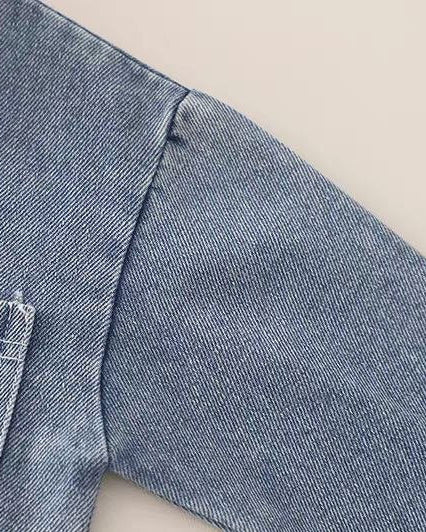Conjunto Infantil de 3 Piezas para Niño  Camisa Denim, Chaleco de Punto y Pantalón Vaquero