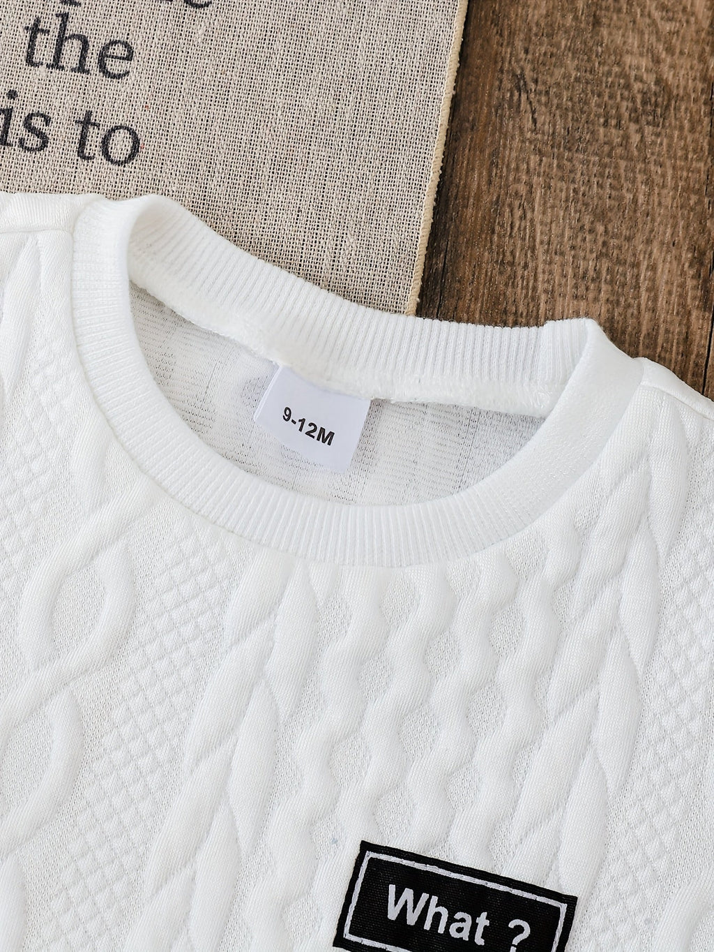 Conjunto de invierno elegante con mangas largas y vaqueros