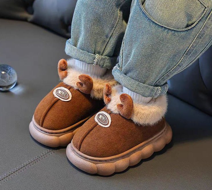 Pantuflas de invierno cálidas para niños en España