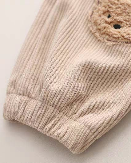 Conjunto de invierno cálido de dos piezas con estampado de oso para niños