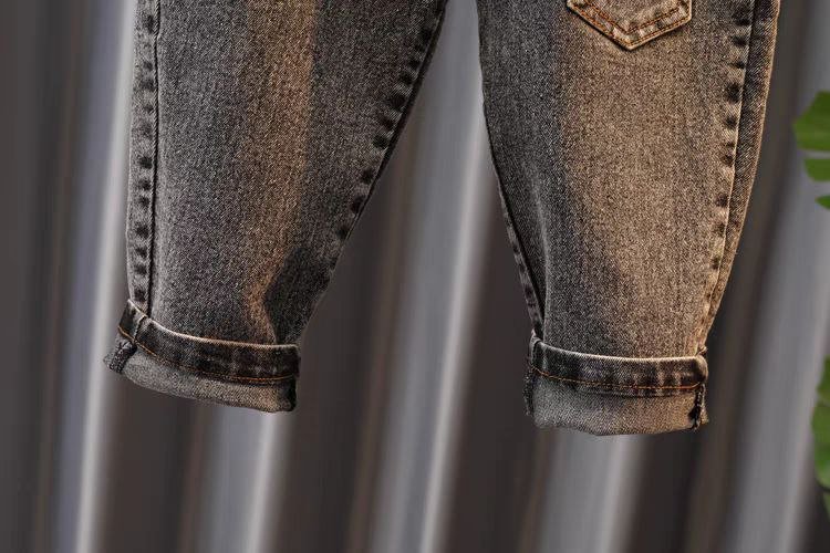 Conjunto de 3 Piezas con Camisa de Cuadros y Vaqueros