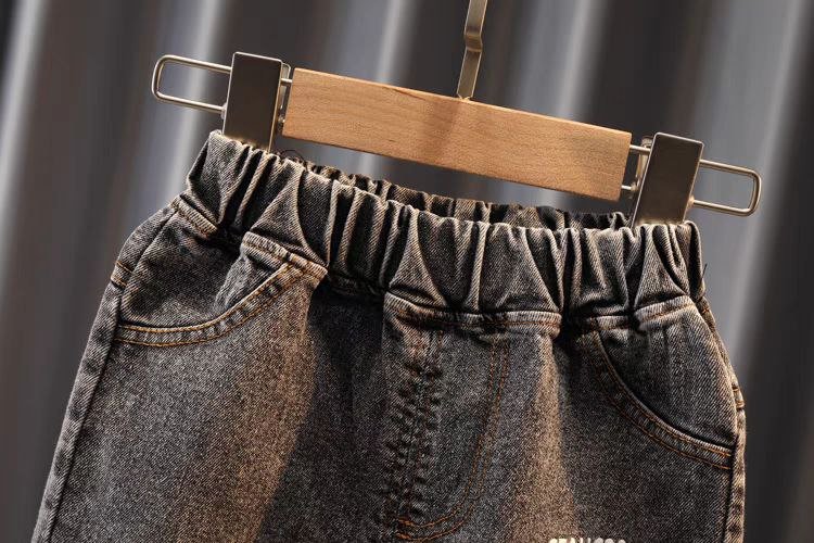 Conjunto de 3 Piezas con Camisa de Cuadros y Vaqueros