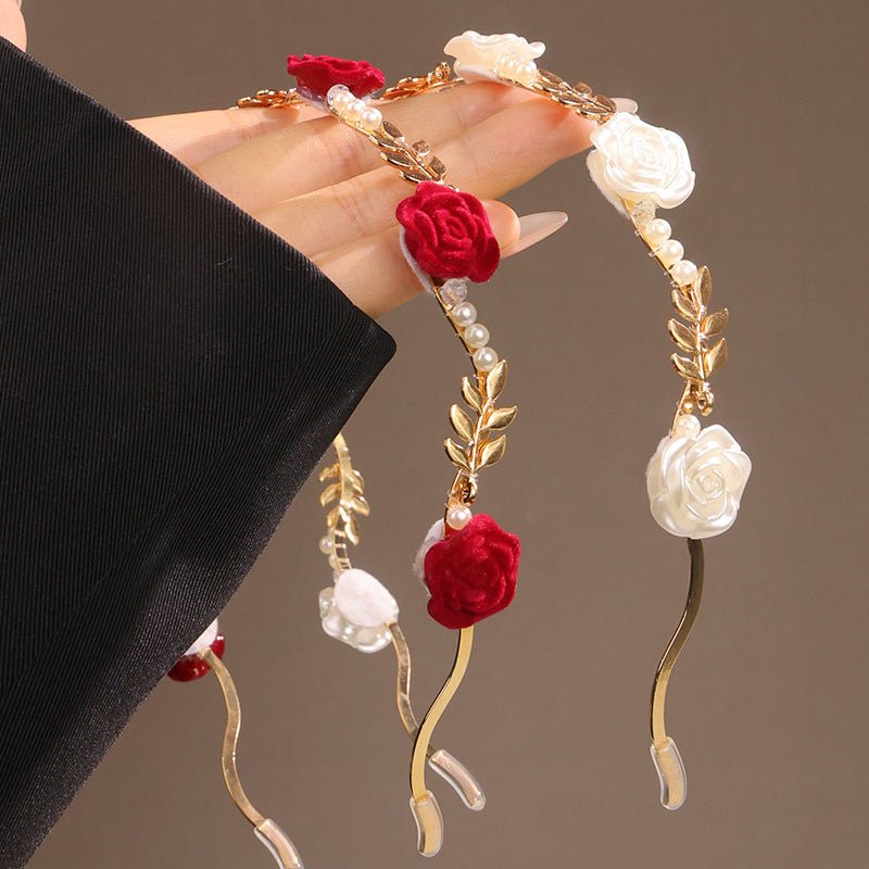 Diadema para niñas con flores, perlas y hojas doradas